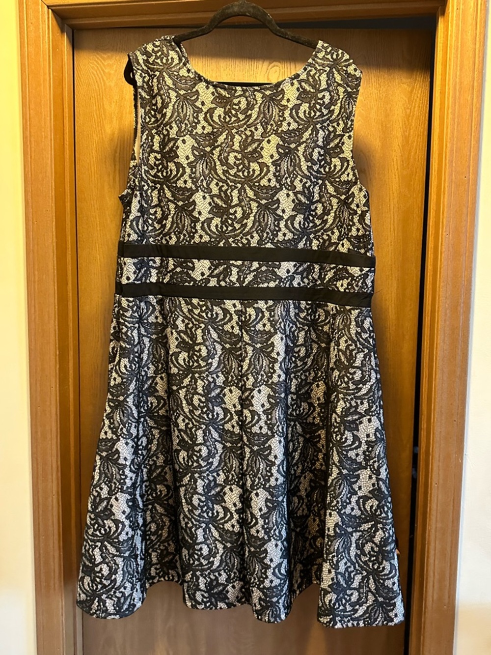 Ashley Stewart Black and White Lace V-Neck Midi Dress - Picture 3 of 6